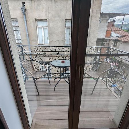 Family Guest House Тбилиси Екстериор снимка