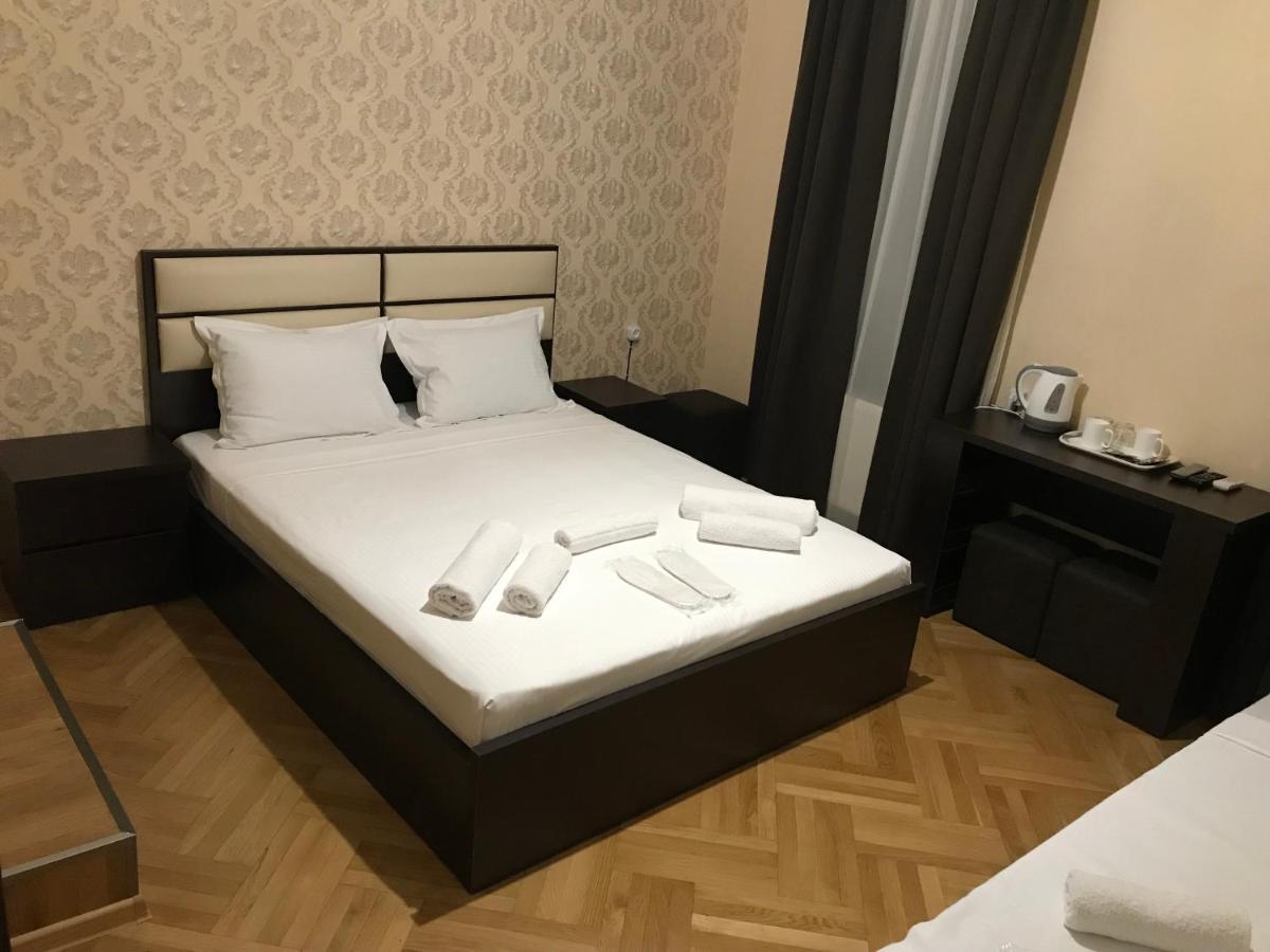Family Guest House Тбилиси Екстериор снимка