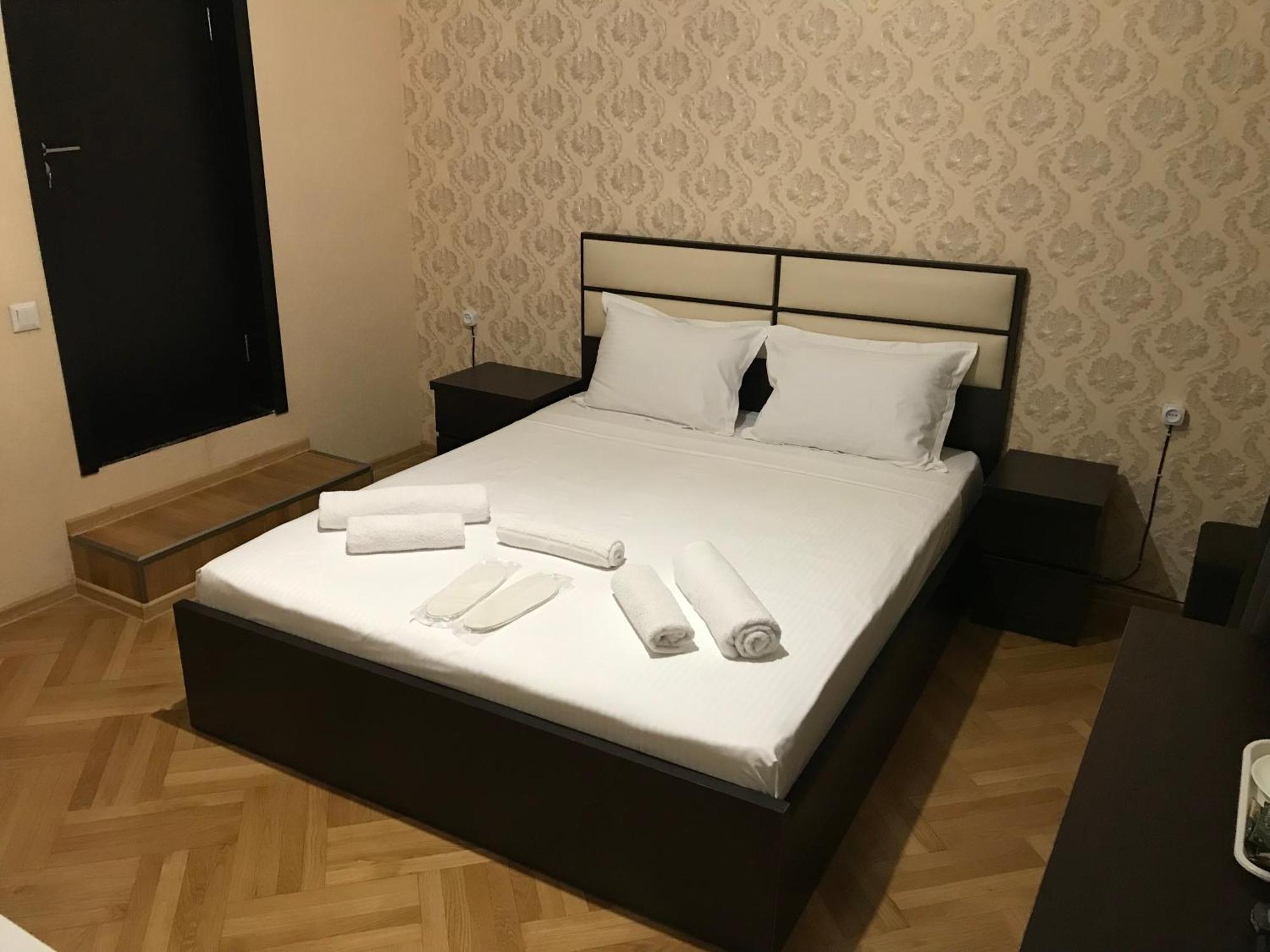 Family Guest House Тбилиси Екстериор снимка