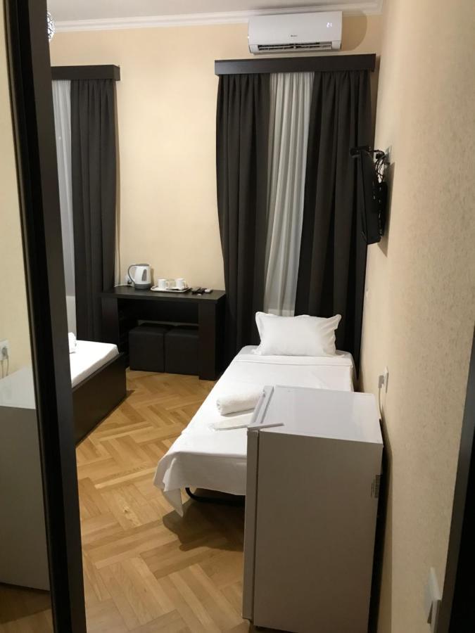 Family Guest House Тбилиси Екстериор снимка