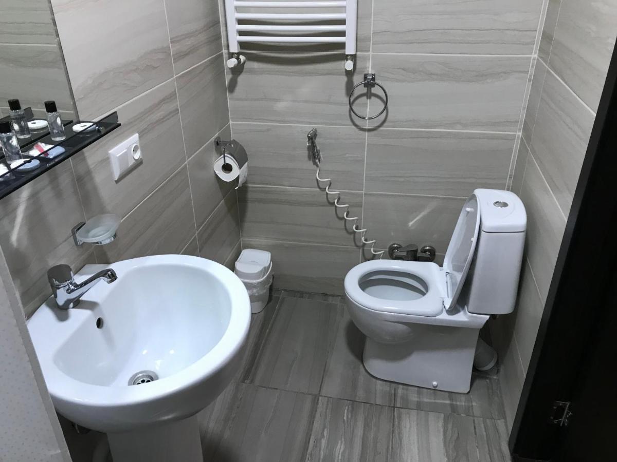 Family Guest House Тбилиси Екстериор снимка