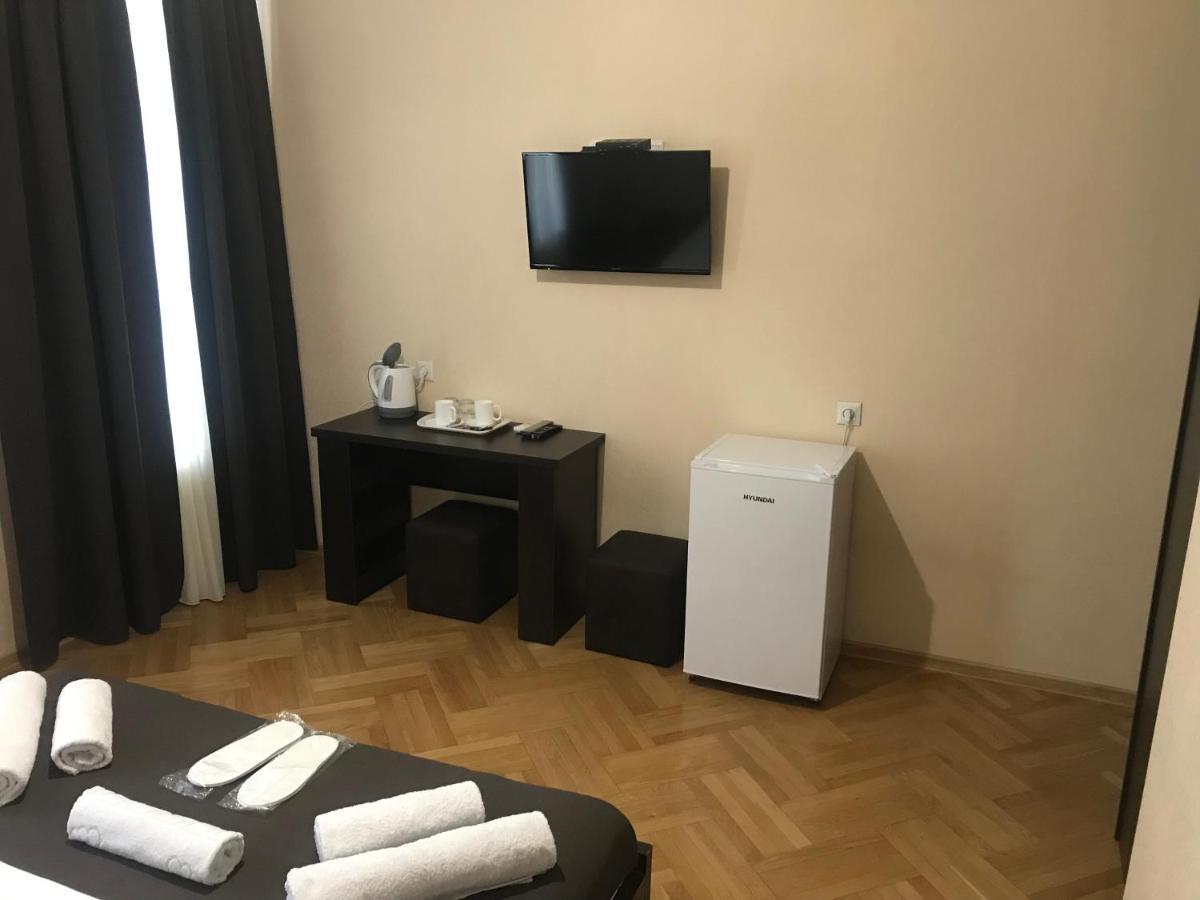 Family Guest House Тбилиси Екстериор снимка