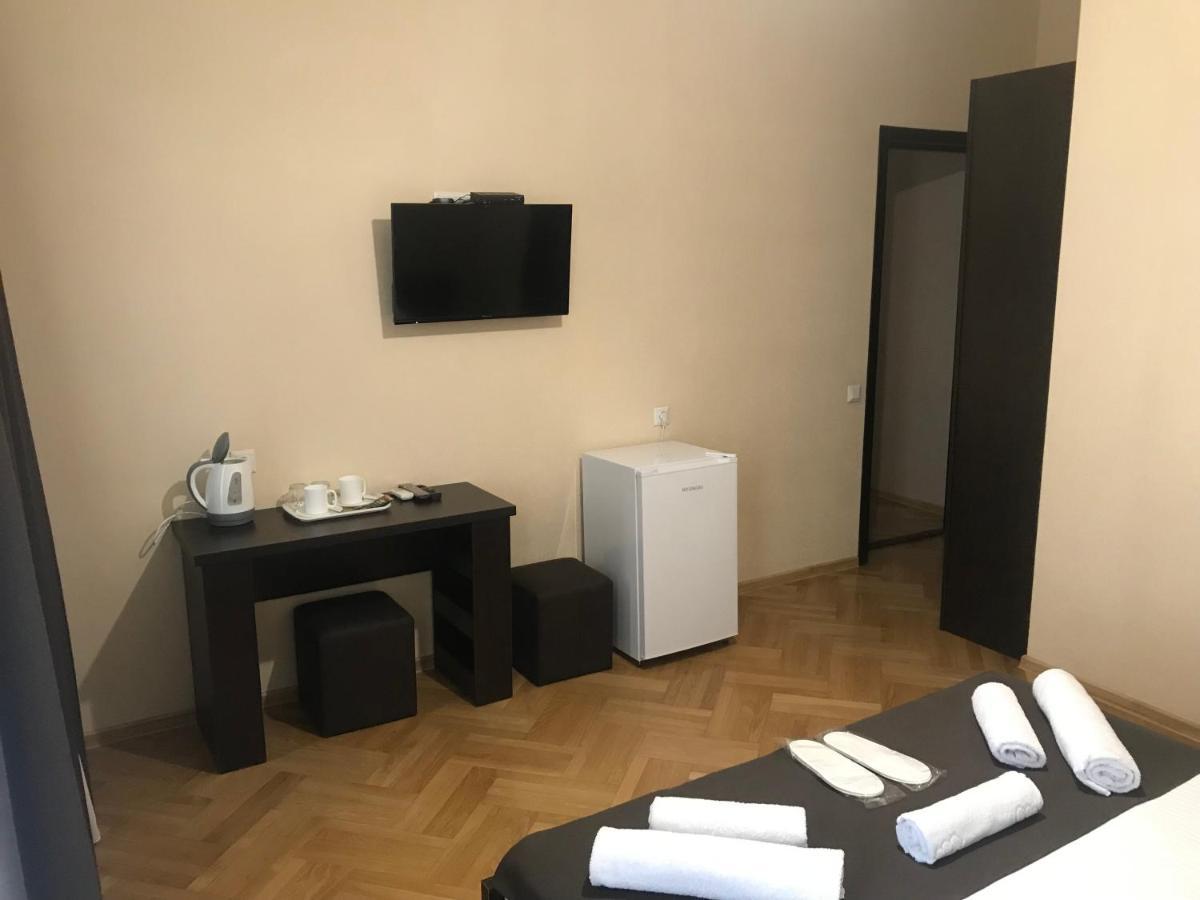 Family Guest House Тбилиси Екстериор снимка