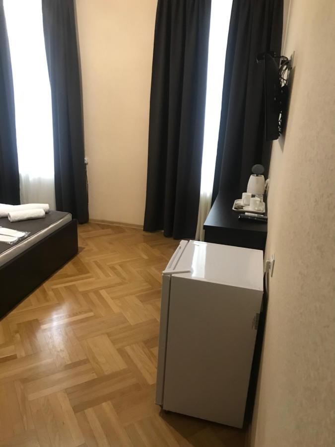 Family Guest House Тбилиси Екстериор снимка