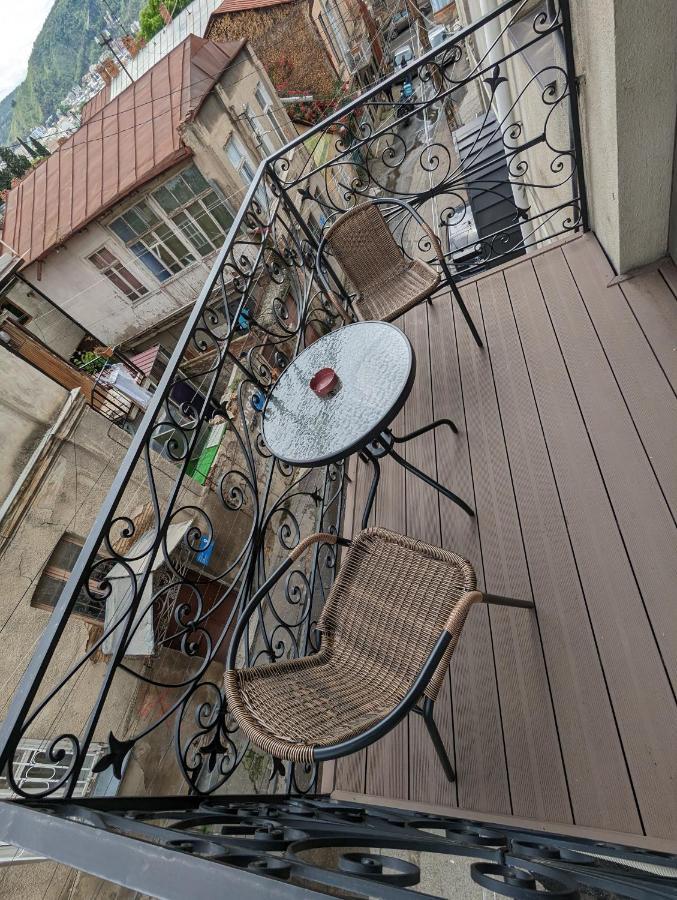 Family Guest House Тбилиси Екстериор снимка