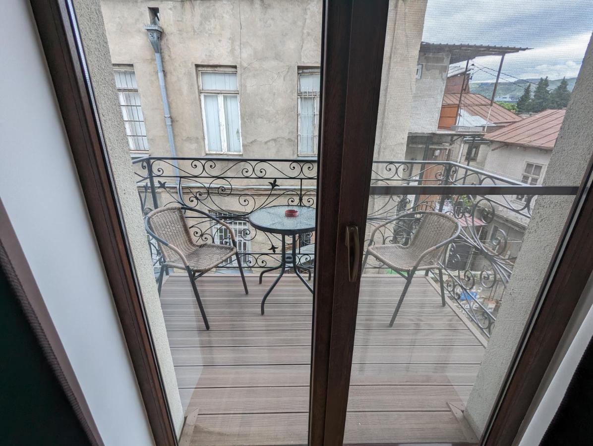 Family Guest House Тбилиси Екстериор снимка
