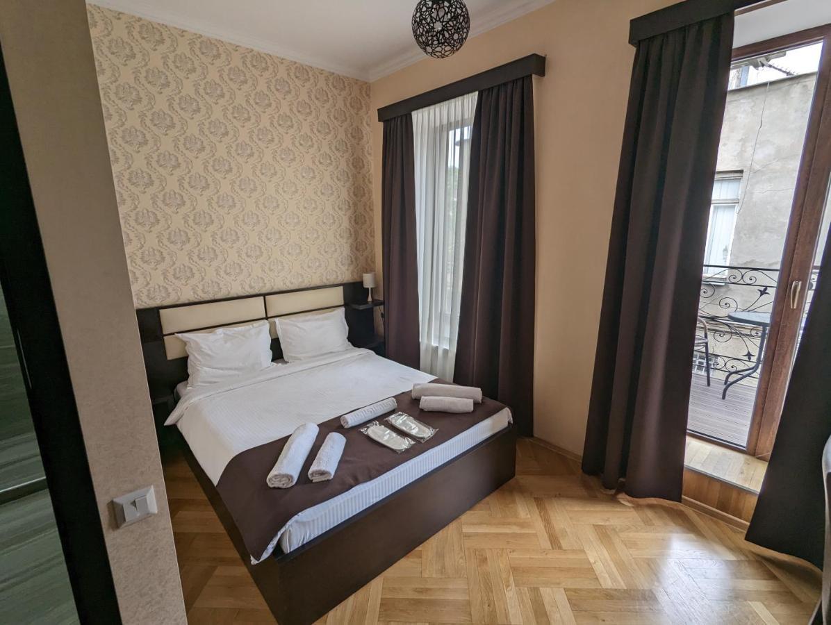 Family Guest House Тбилиси Екстериор снимка